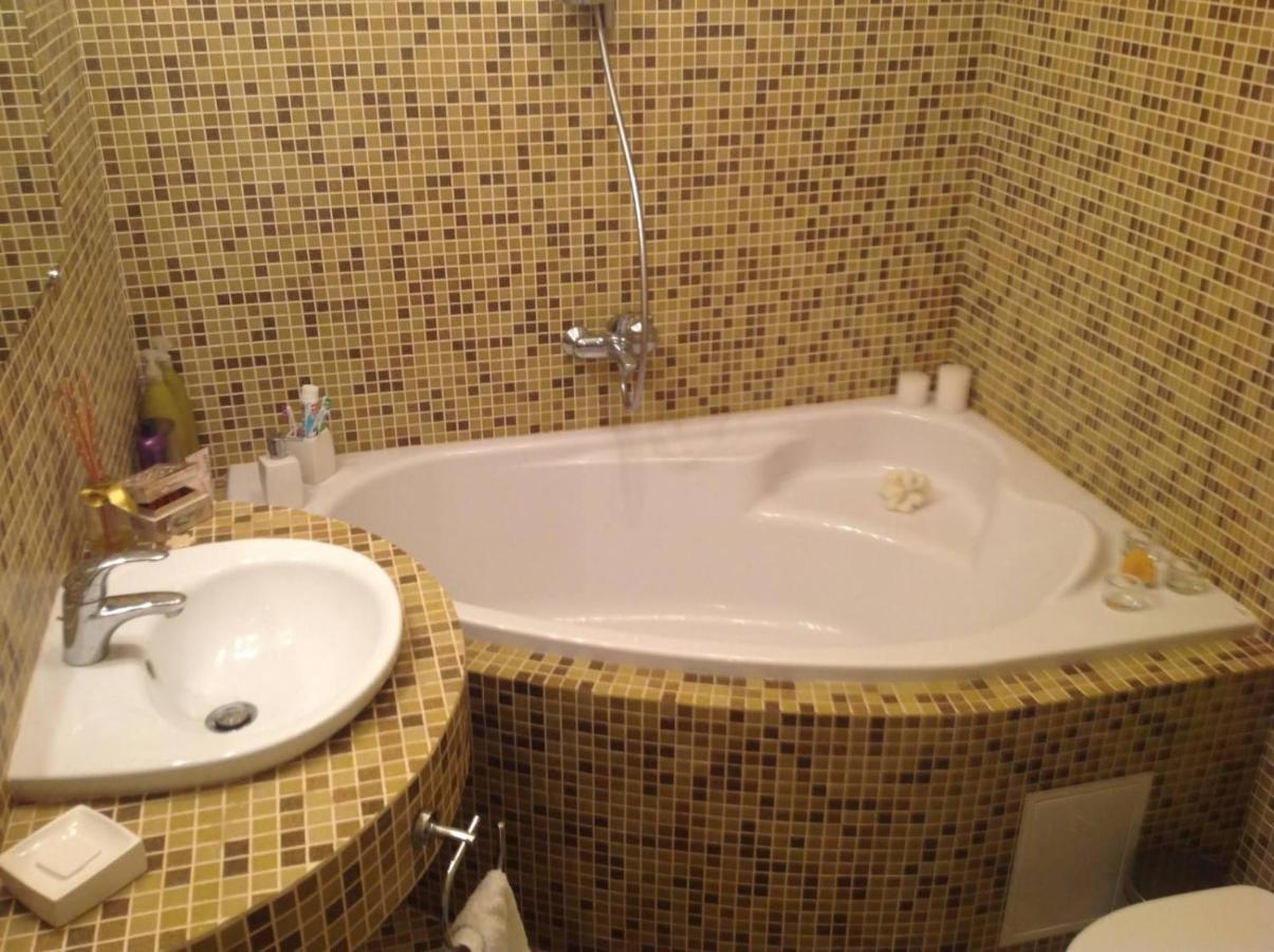 Шикарная 2К Квартира Центральный Парк Университет 70М Irpin Luaran gambar